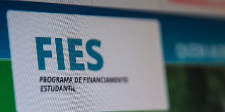 MEC inicia a convocação dos estudantes da lista de espera do Fies