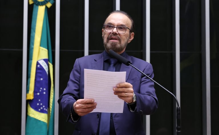 Discussão e votação de propostas legislativa. Dep. Lincoln Portela (PL - MG)
