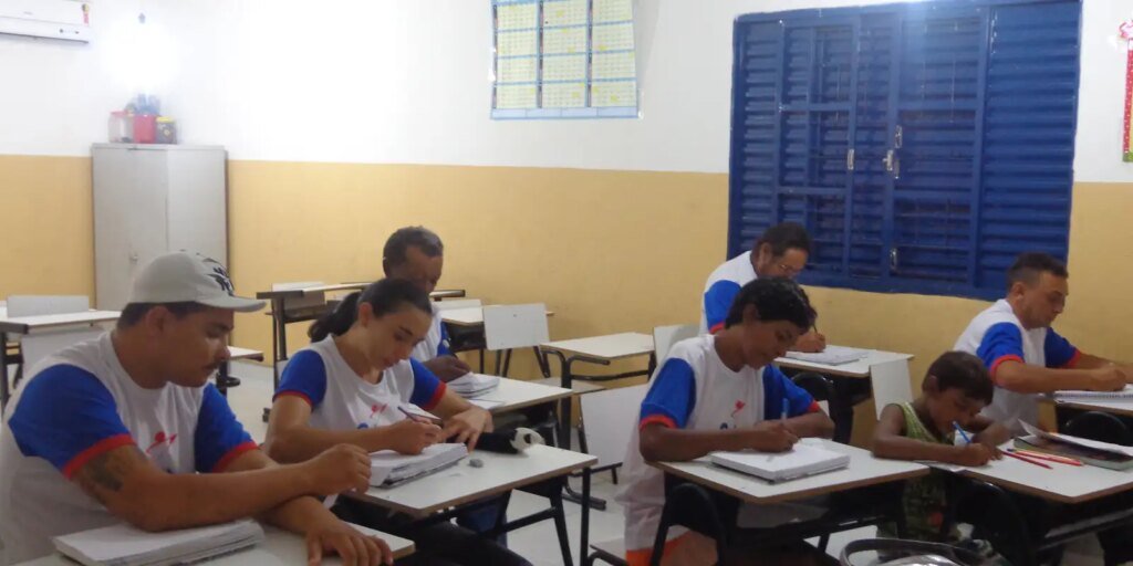 Estudantes têm até sexta-feira para pedir reaplicação do Encceja 2026