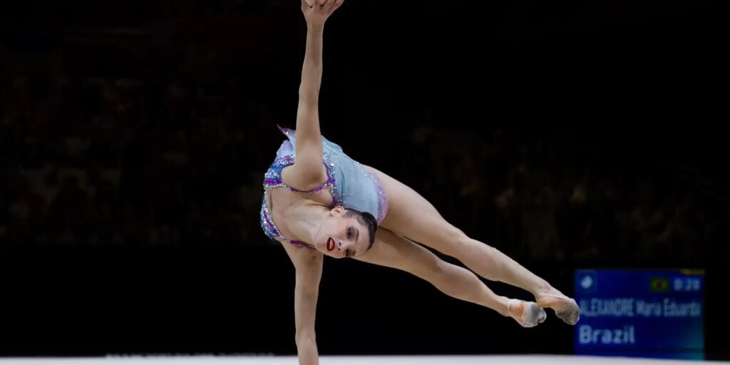 Babi e Maria Eduarda brilham em 1º dia do Mundial de Ginástica Rítmica