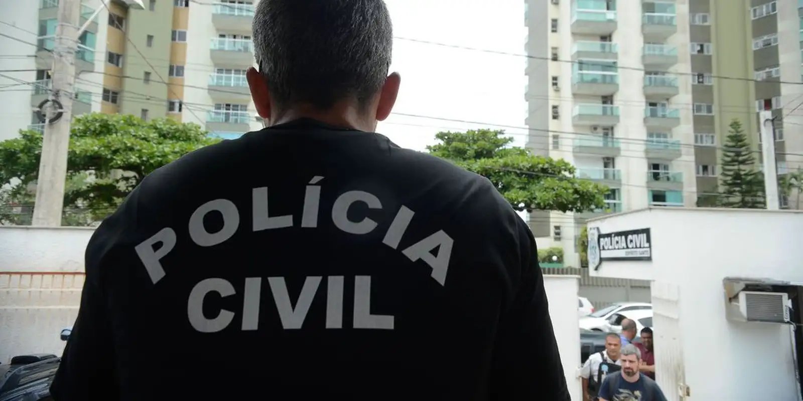 Homem apontado como "puxador de guerra" do CV é preso no RJ