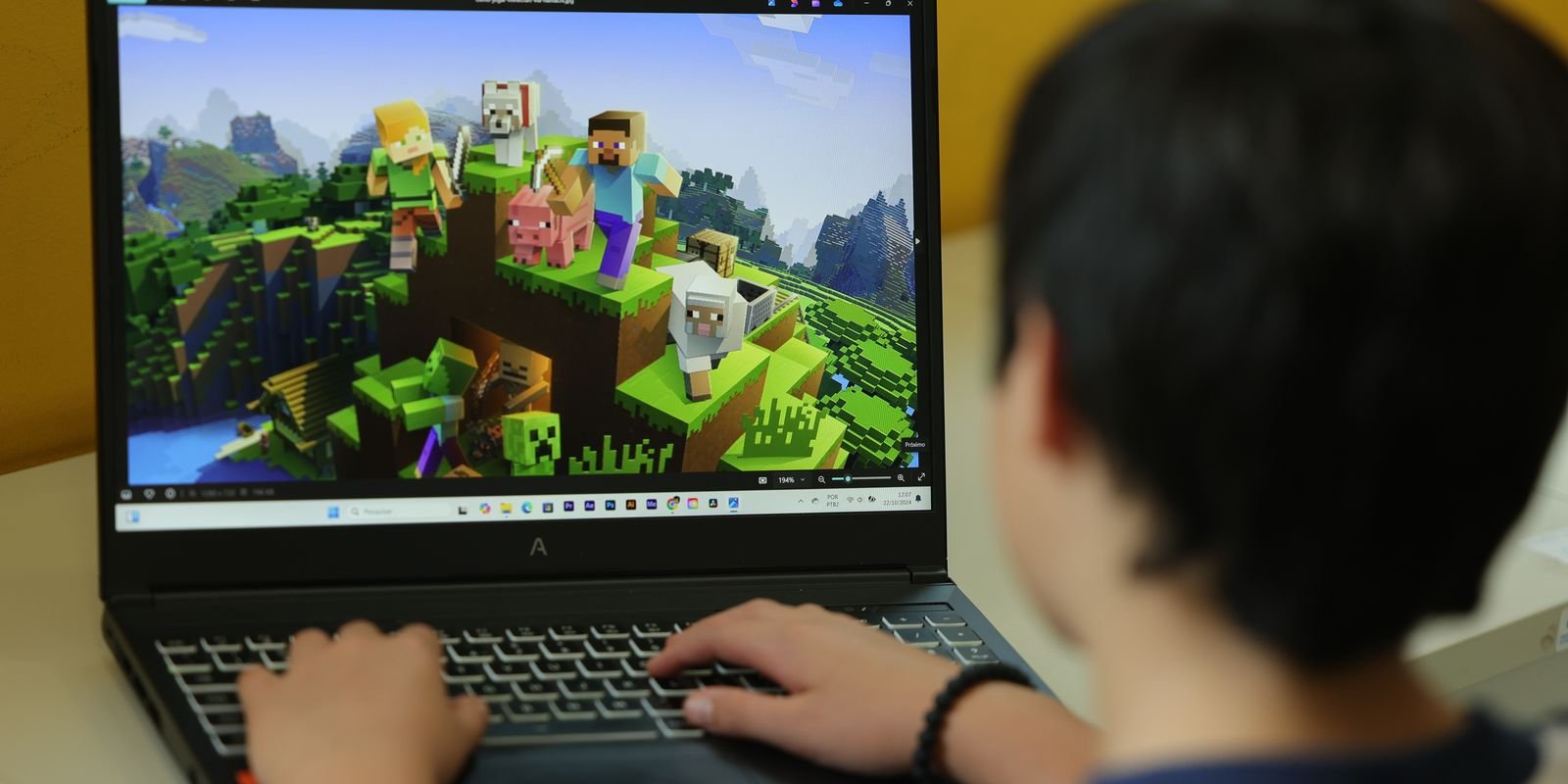 Efeito de tecnologias na saúde mental é preocupação em 80% da escolas