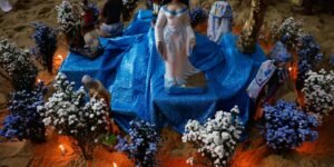 Festejos de Iemanjá movimentam praias de Fortaleza no fim de semana