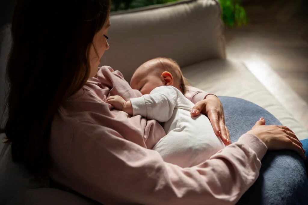 “Amamentação não deve ser um processo doloroso”, alerta obstetra