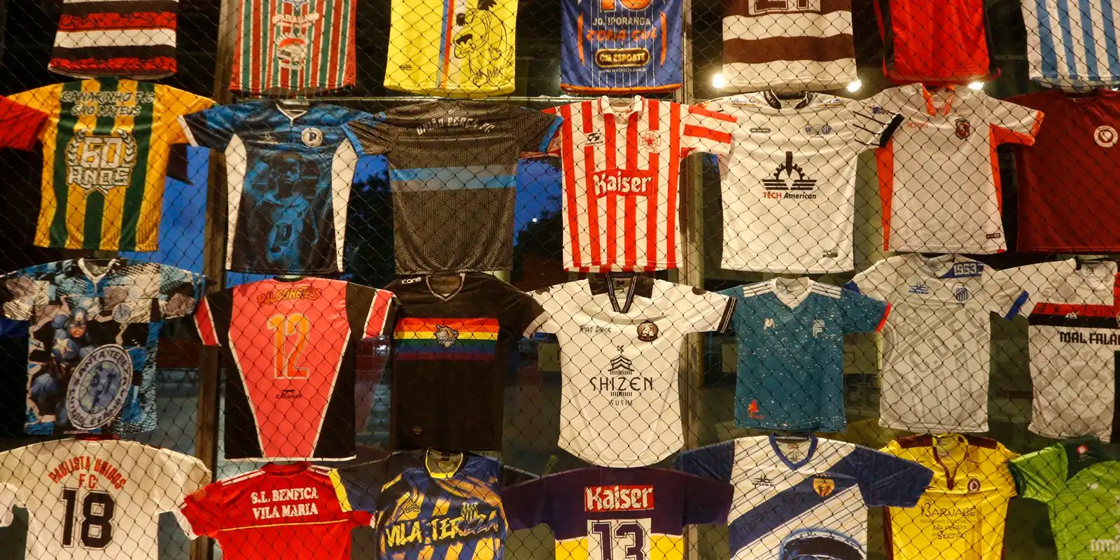 Memórias da Várzea: exposição conta histórias do futebol comunitário
