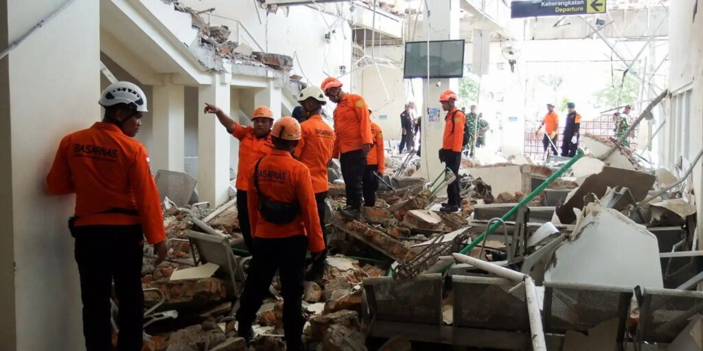 Forte terremoto atinge costa da Indonésia e deixa pelo menos 47 mortos