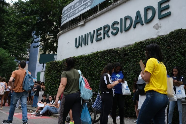 Projeto extingue vestibular e garante acesso universal a universidades públicas
