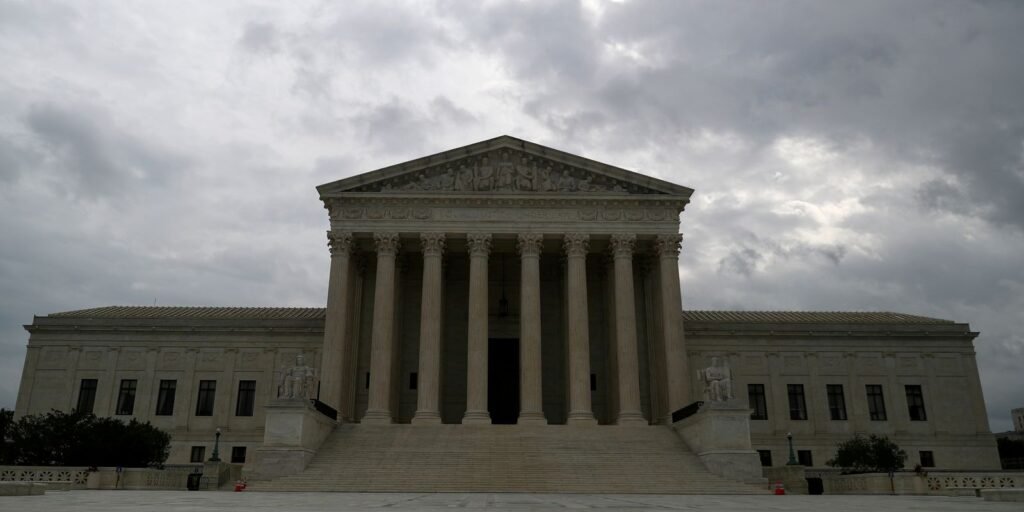 Suprema Corte dos EUA autoriza deportação para países terceiros