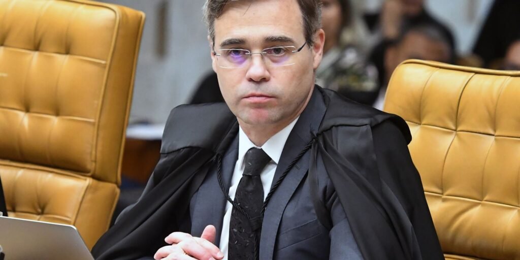 Mendonça homologa delação sobre repasses a filme acerca de Bolsonaro