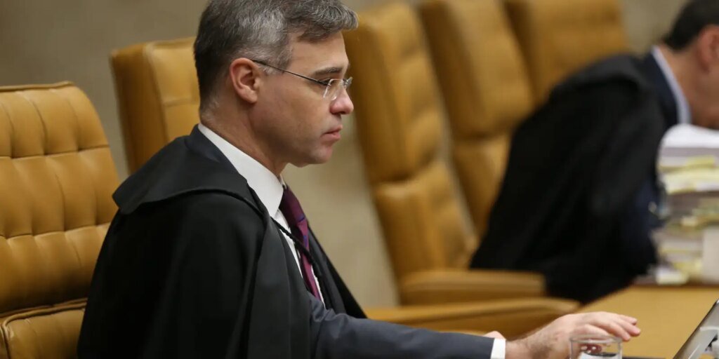 INSS: Mendonça solta 3 investigados e cancela tornozeleira de outros 3