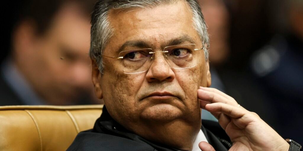 Dino determina reintegração de Andrei Rodrigues ao comando da PF