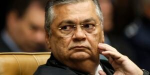 Dino determina reintegração de Andrei Rodrigues ao comando da PF
