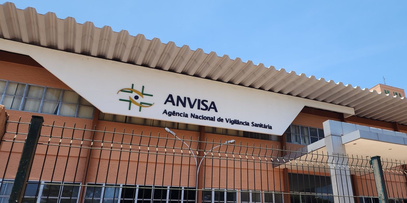 Anvisa aprova Aquipta para tratamento de enxaqueca em adultos