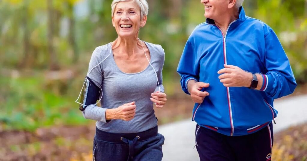 O que muda na mobilidade com a idade? Veja como cuidar do corpo dos 30 aos 70 anos