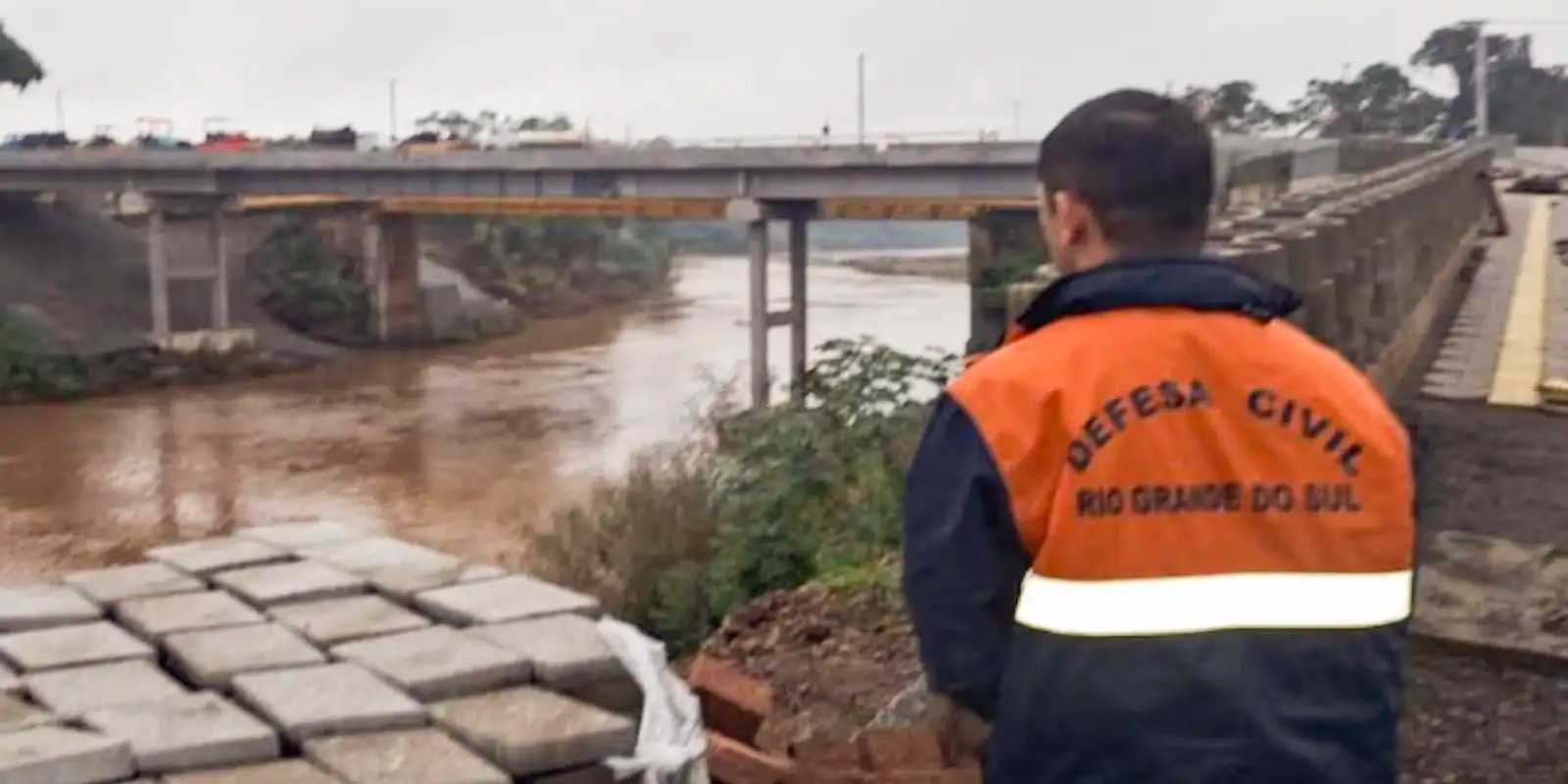 Temporais colocam mais de 700 cidades na região Sul em alerta vermelho