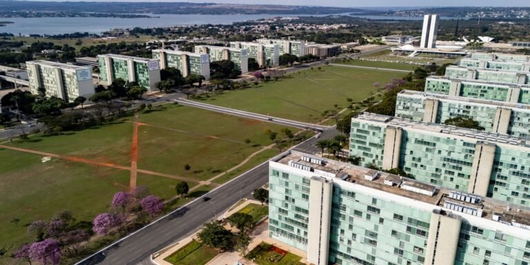 Arrecadação federal de agosto bate recorde e atinge R$ 235,5 bi