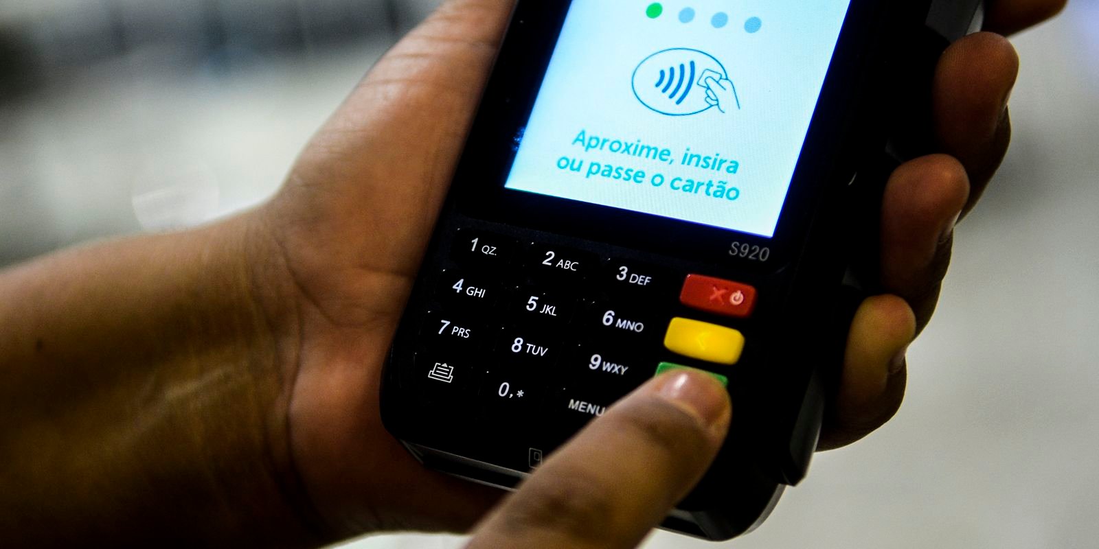 Inadimplência das famílias sobe em agosto, diz Banco Central