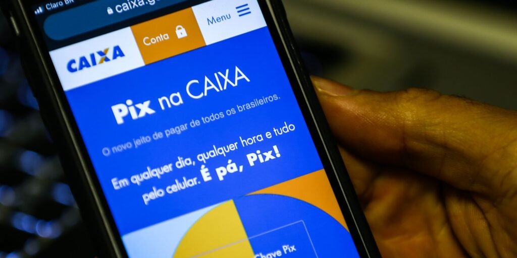 Clientes da Caixa podem parcelar transferências e pagamentos por Pix