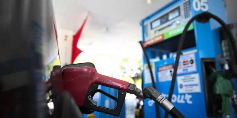 Governo deve prorrogar subsídio de R$ 2,12 ao diesel por mais 30 dias