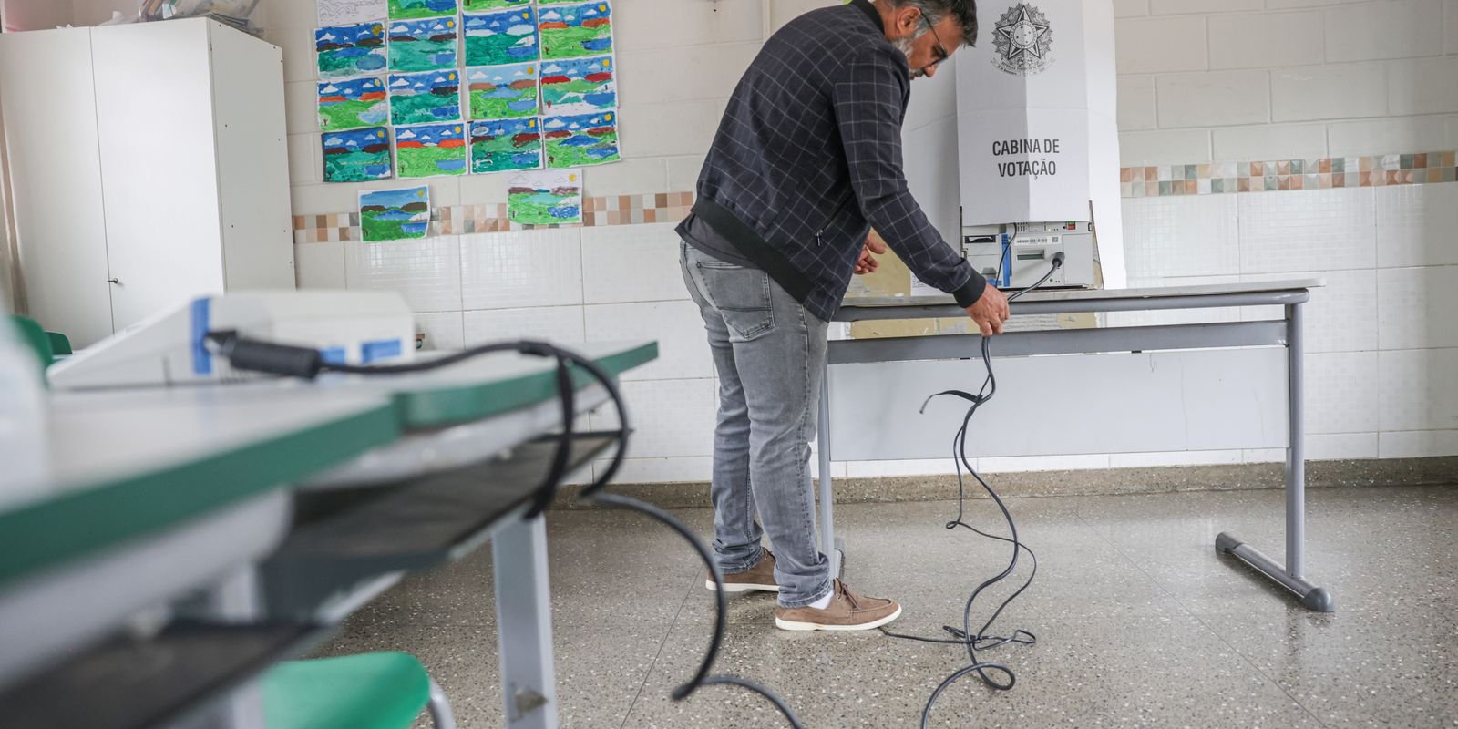 76 urnas eletrônicas precisaram ser substituídas no Paraná