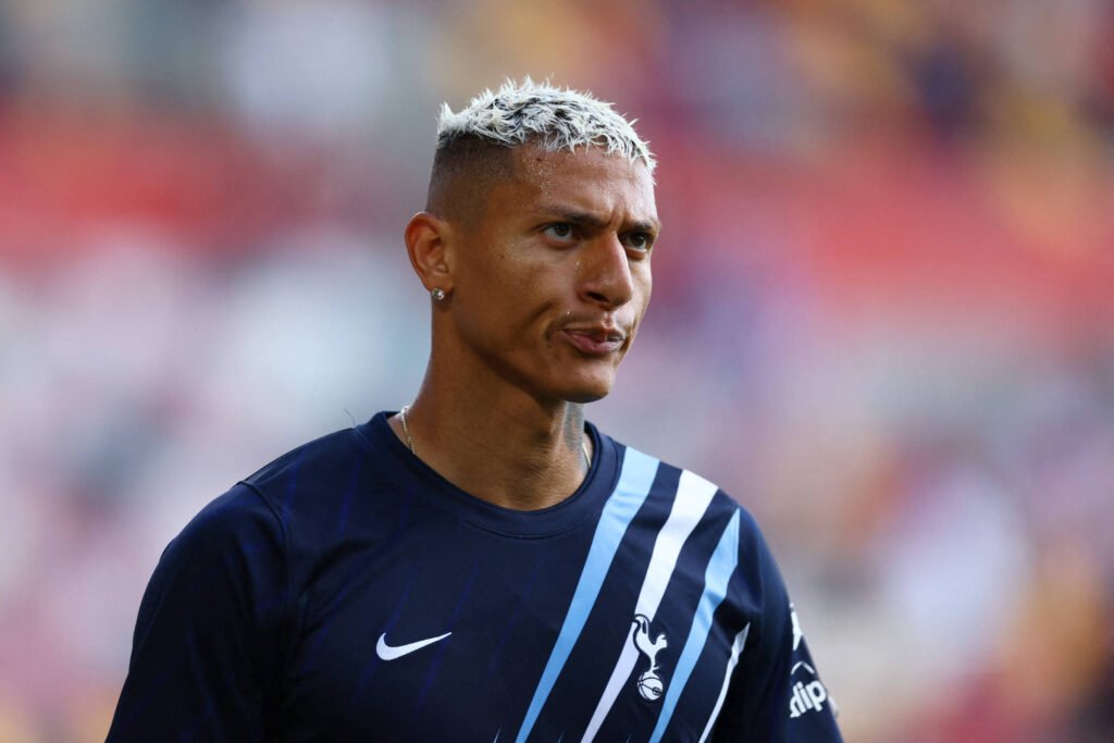 Em disputa com Flávio, Richarlison vive incerteza no campo – 20/10/2026 – Esporte
