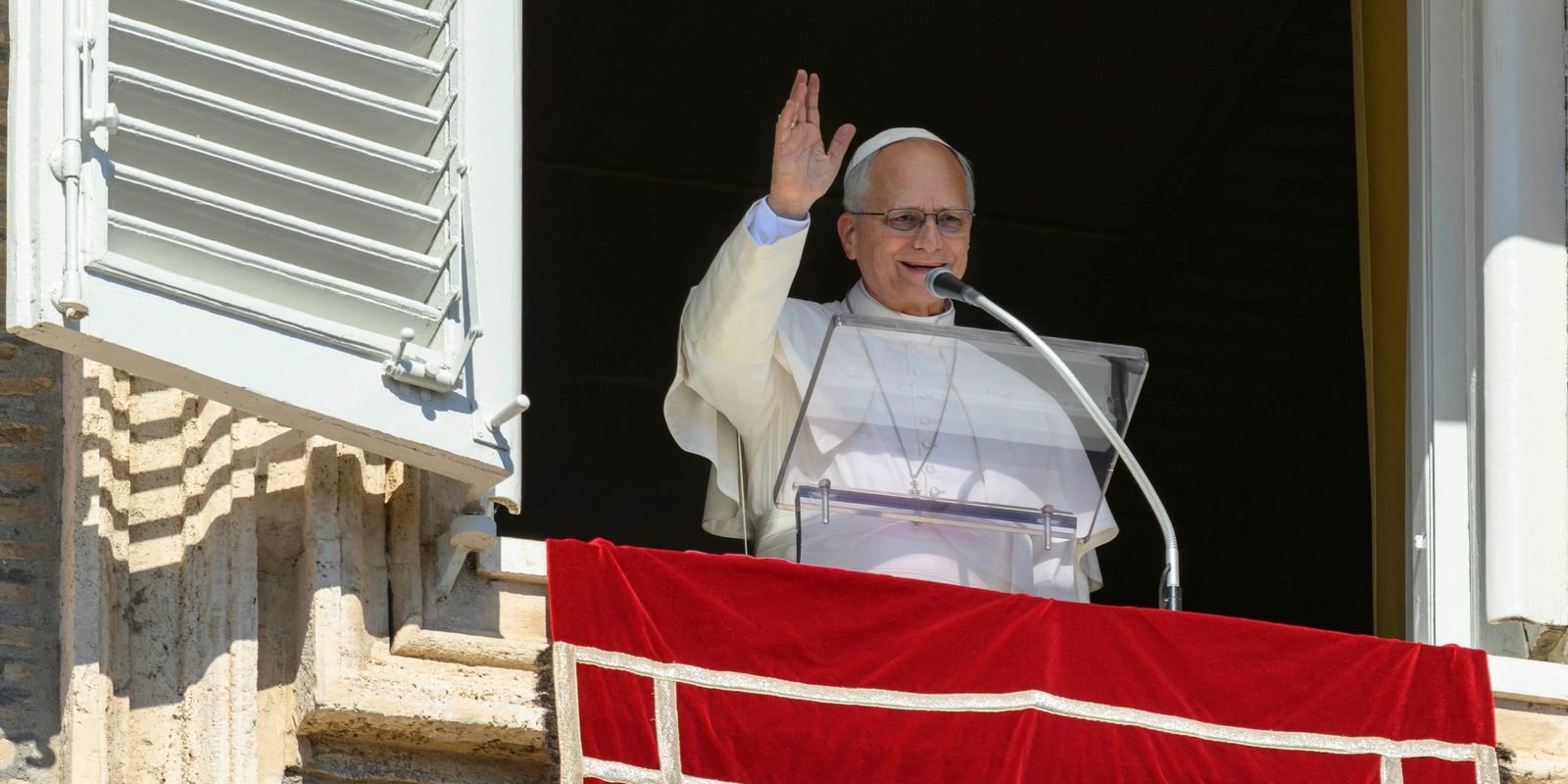 Papa Leão XIV recebe alta após cirurgia e pode retomar atividades