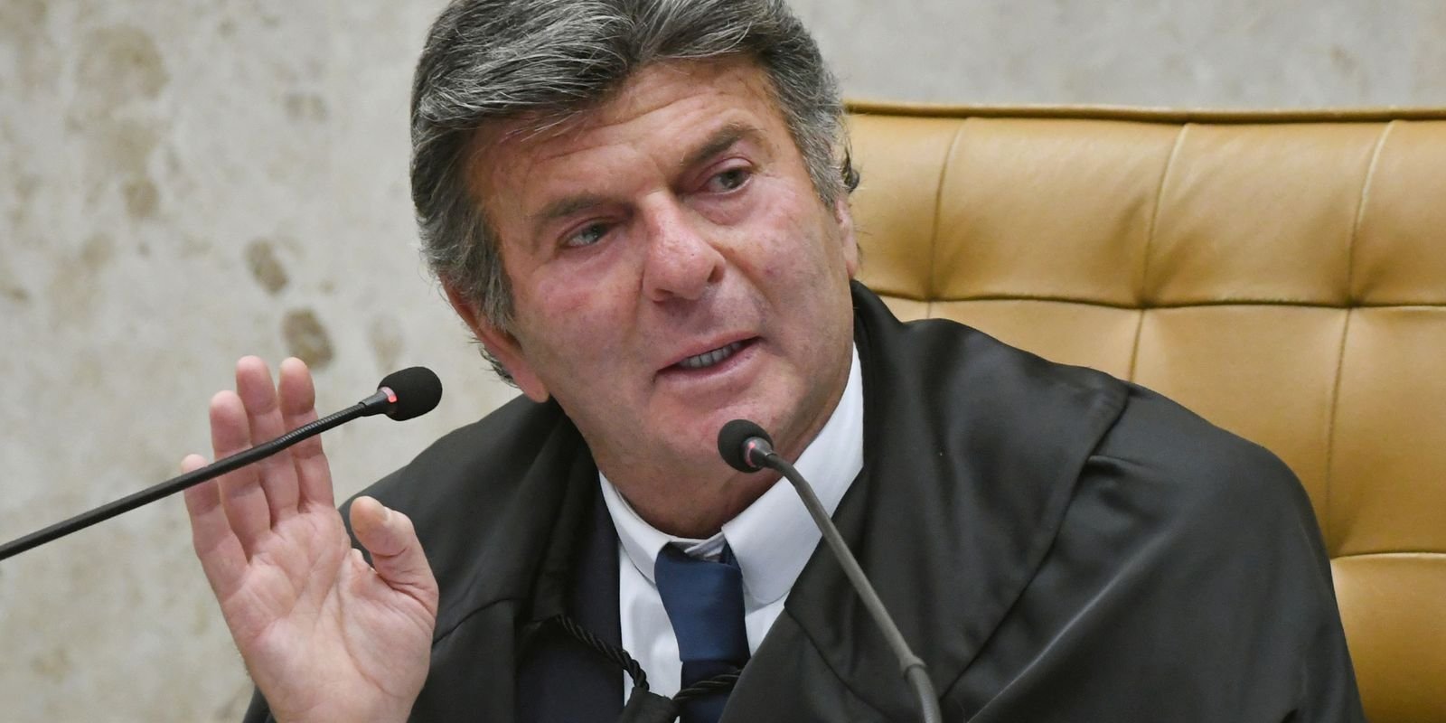 Fux dá 72 horas para AGU responder questionamentos sobre fim das bets