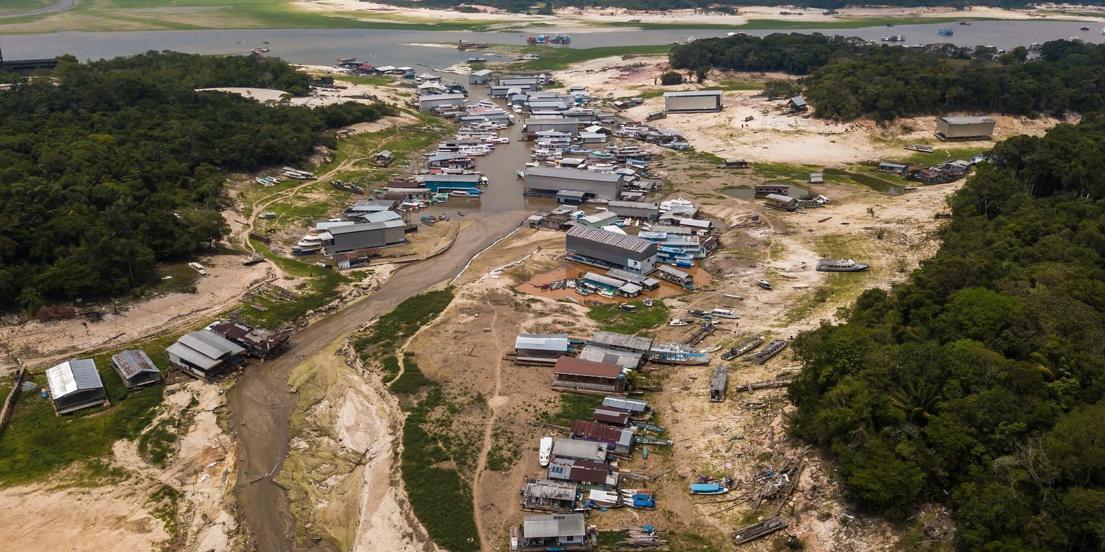 Estiagem já compromete rotina de comunidades ribeirinhas no Amazonas