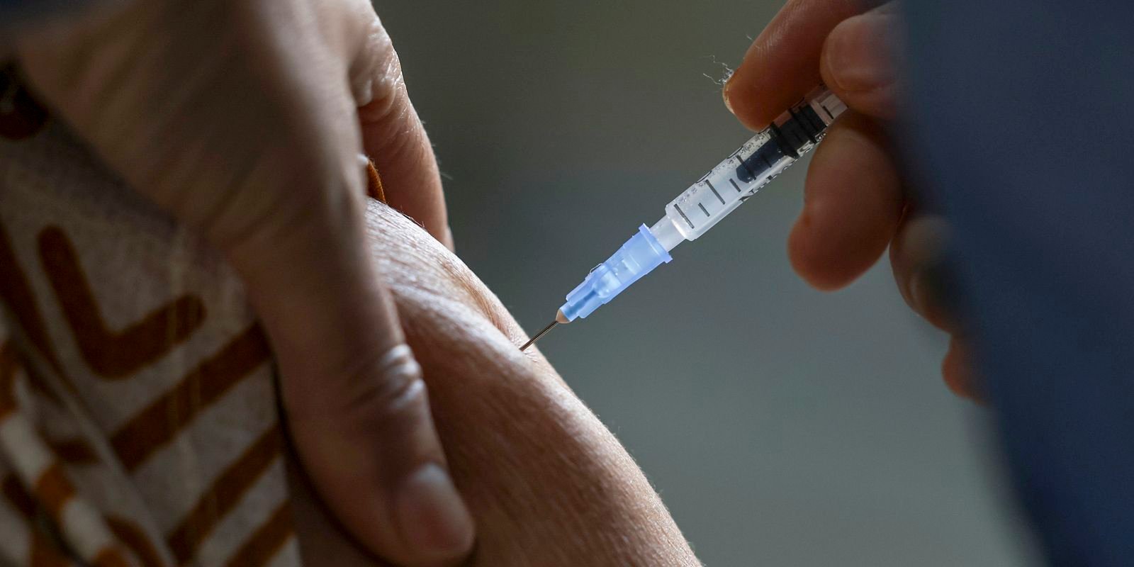 Fiocruz oferece vacinas para crianças e adultos neste sábado