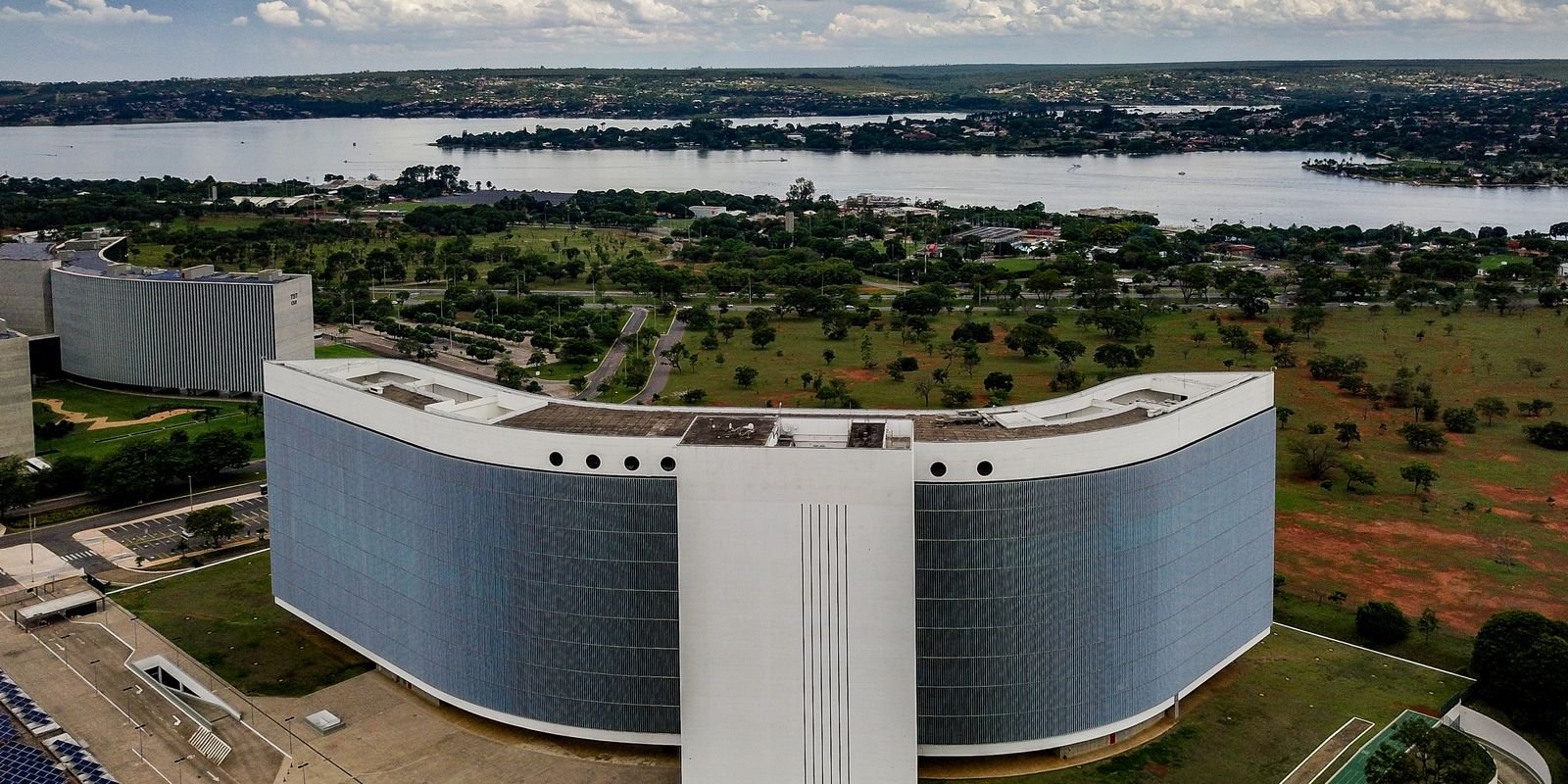 TSE proíbe novas postagens de Nikolas e Marçal vetados pela justiça