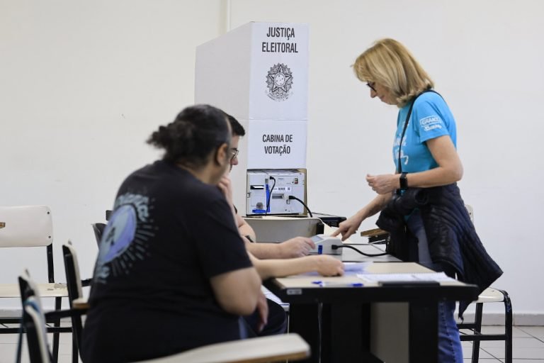 São Paulo (SP), 04/10/2026- São Paulo (SP), 04/10/2026- Início das votações na UNIP Vergueiro.Foto: Paulo Pinto/Agência Brasil