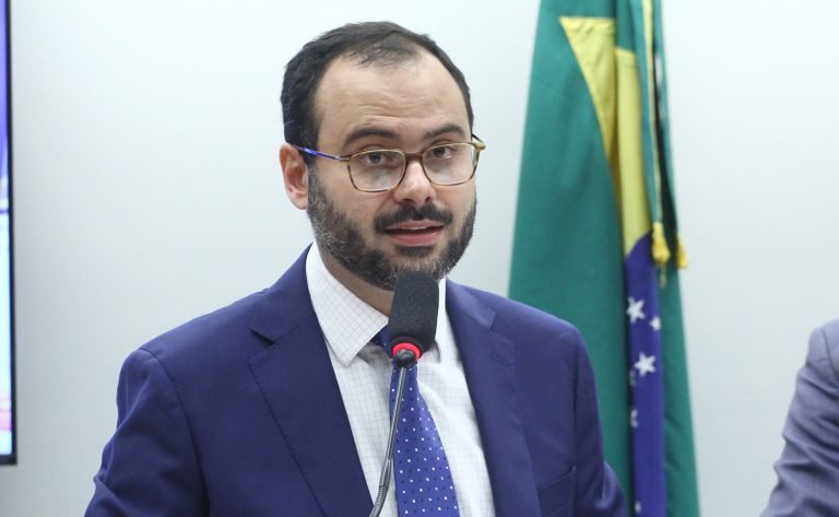 ministro paulo pereira fala em evento
