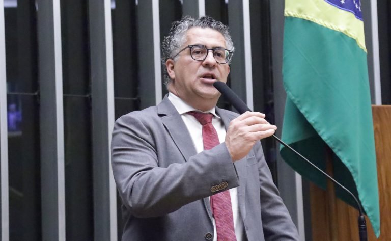 Deputado Alencar Santana (PT-SP) fala no Plenário da Câmara dos Deputados