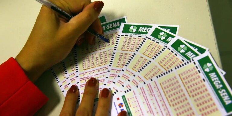 Mega-Sena volta a acumular, e prêmio pode chegar a R$ 230 milhões