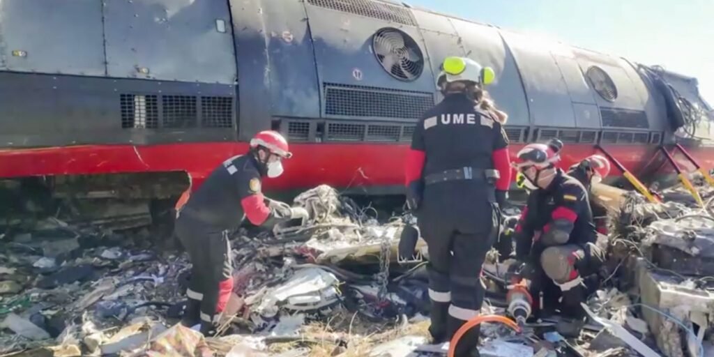 Colisão entre trens deixa 68 mortos na Espanha
