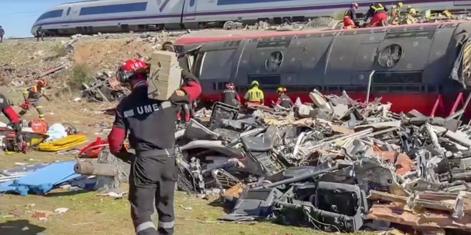 Tragédia na Espanha: colisão de trens provoca 69 mortes