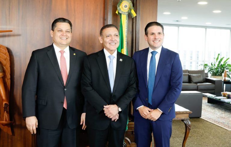 Davi Alcolumbre (E), Kássio Nunes e Hugo Motta